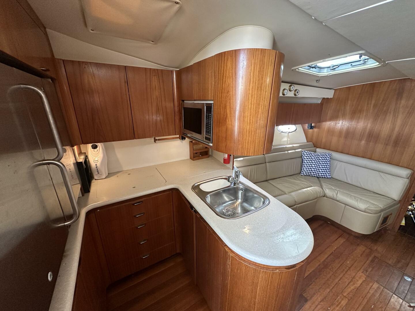 2001 Tiara Yachts 4300 Open - Image 16