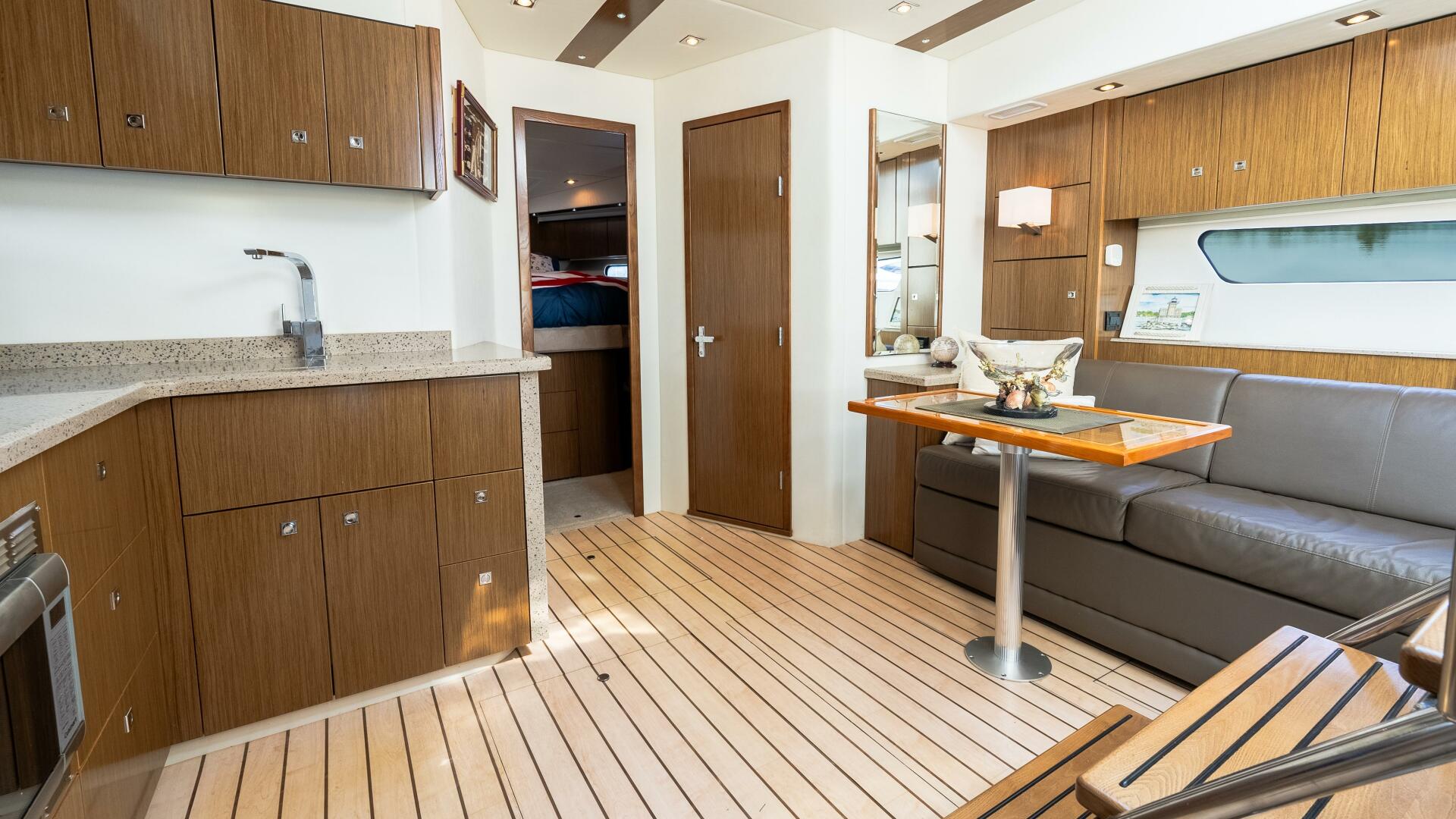 2013 CRUISERS 48 Cantius Base - Image 34