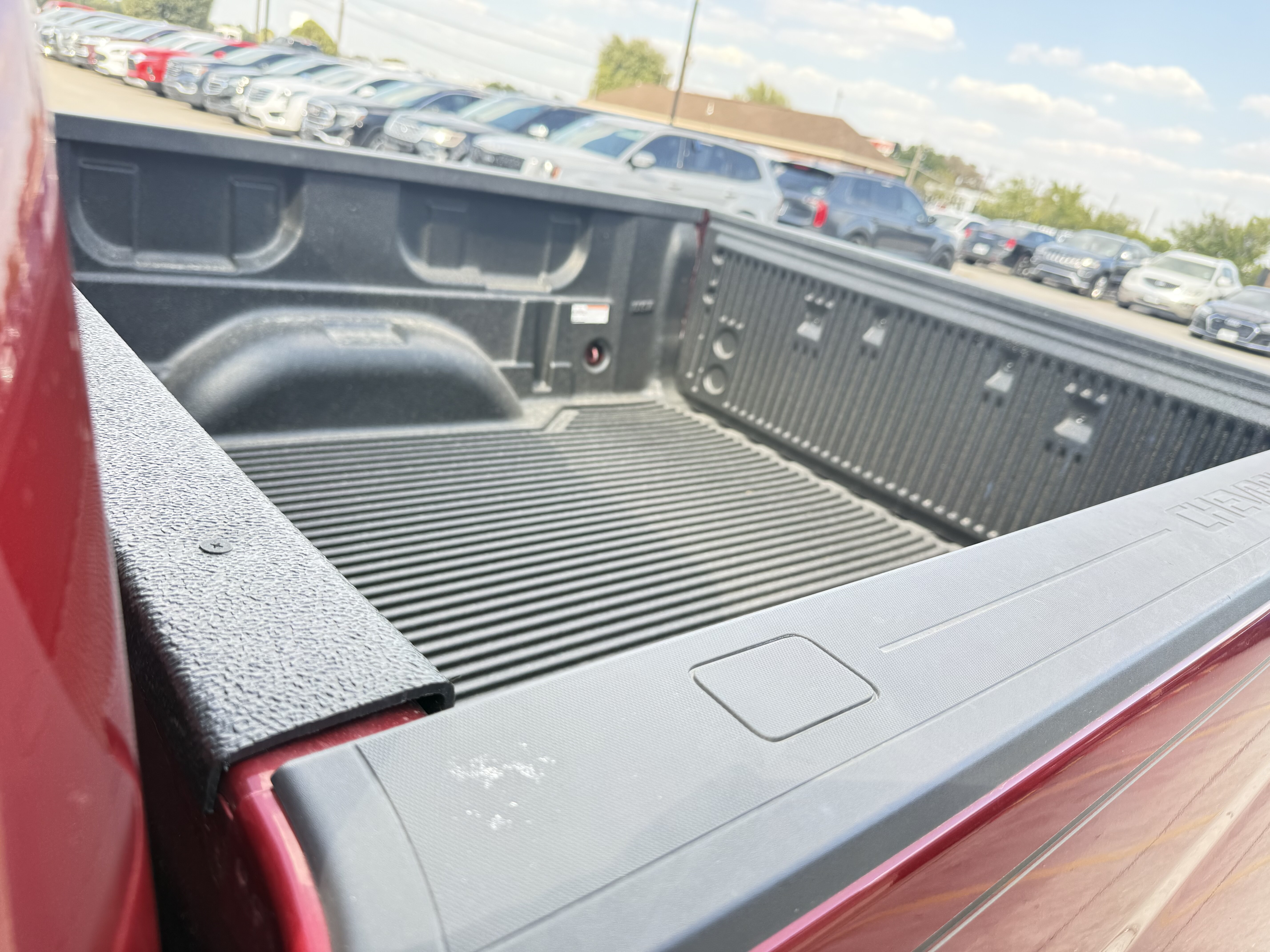 2018 Chevrolet Silverado 1500 Crew Cab LT 4WD - Image 29