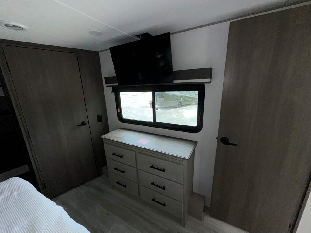 2026 GRAND DESIGN INFLUENCE 3503GK - Image 26