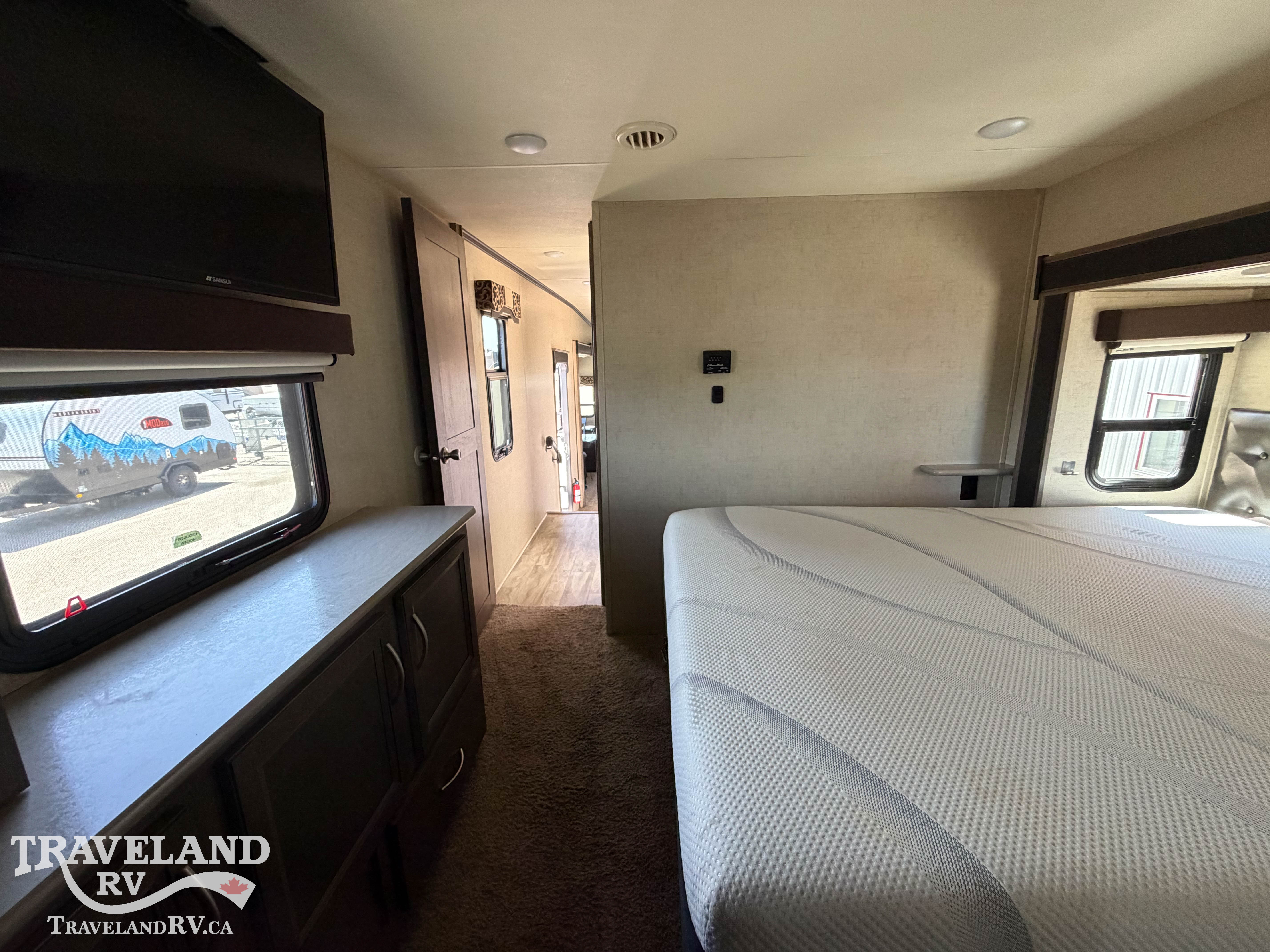 2018 KZ RV Durango Gold G383MBQ - Image 16