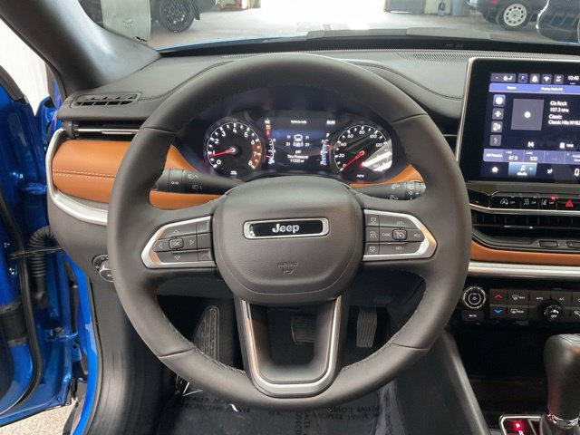 2025 Jeep Compass Limited 4x4 - Image 13