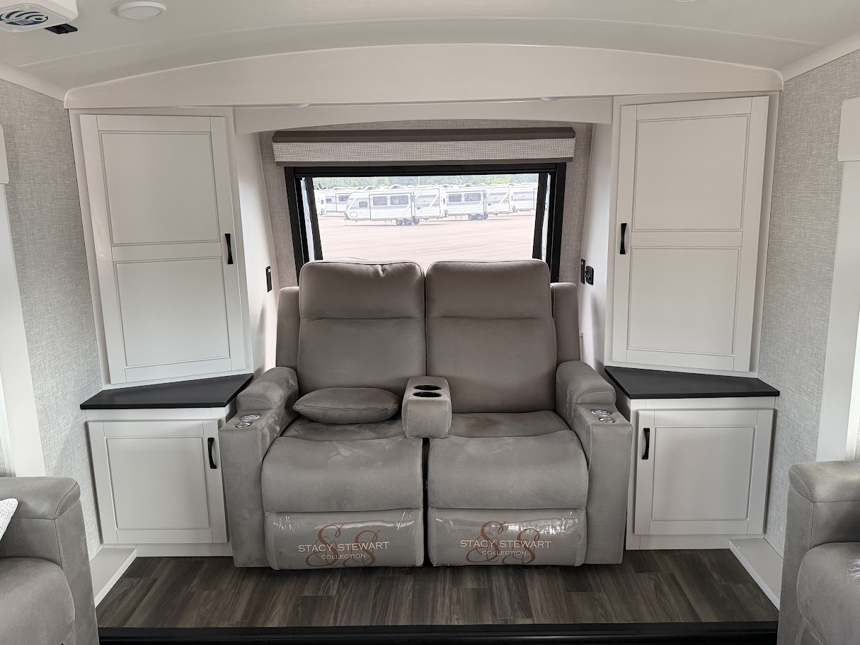 2025 JAYCO NORTH POINT 382FLRB - Image 10
