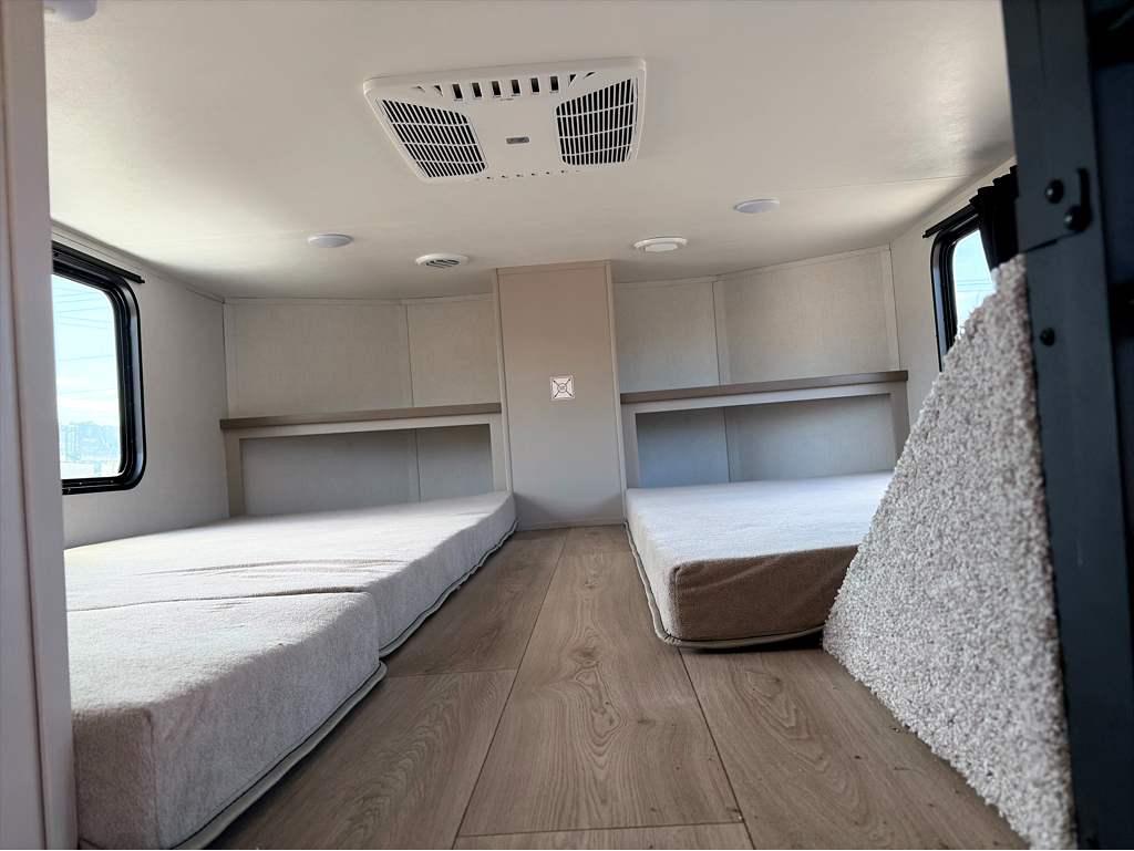 2027 JAYCO JAY FLIGHT BUNGALOW JAYLOFTDS - Image 11