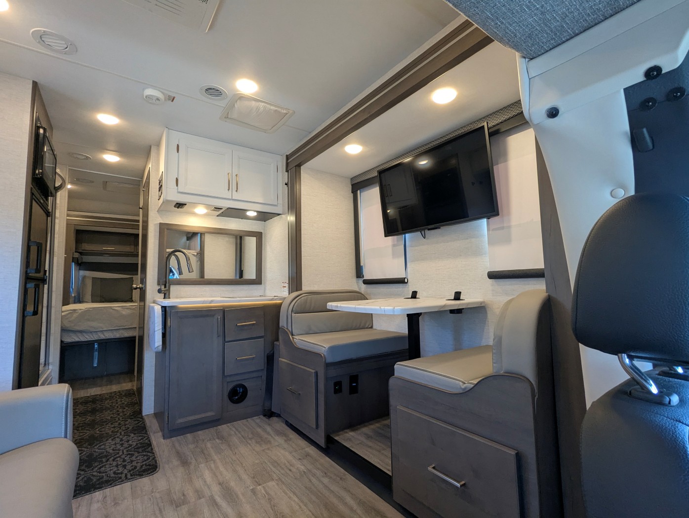 2024 Thor Motor Coach Four Winds Sprinter 24LW - Image 8