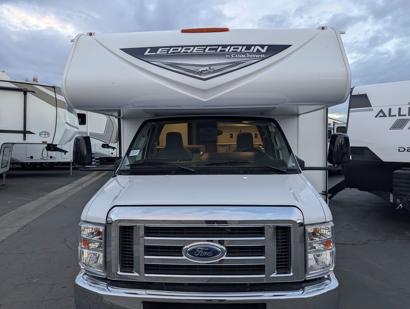 2025 Coachmen Leprechaun 260QB - Ford E-450 - Image 2