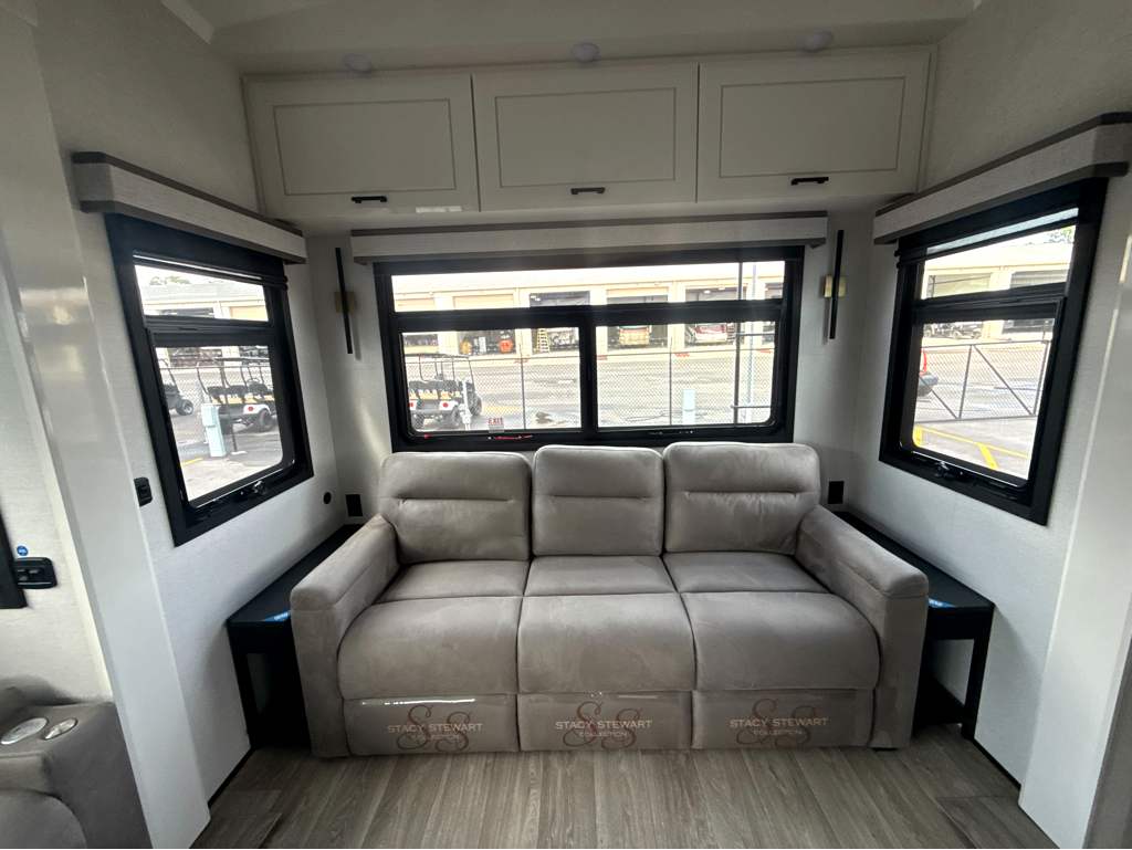 2027 JAYCO PINNACLE 32RLTS - Image 12