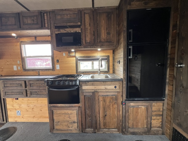 2022 ICE CASTLE RV SPIRIT 8X22 - Image 13