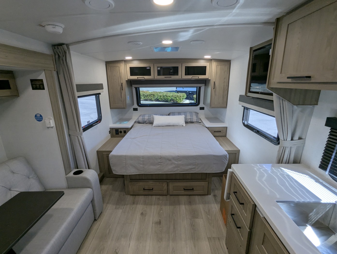 2027 Forest River Rockwood Mini Lite 2109S - Image 11