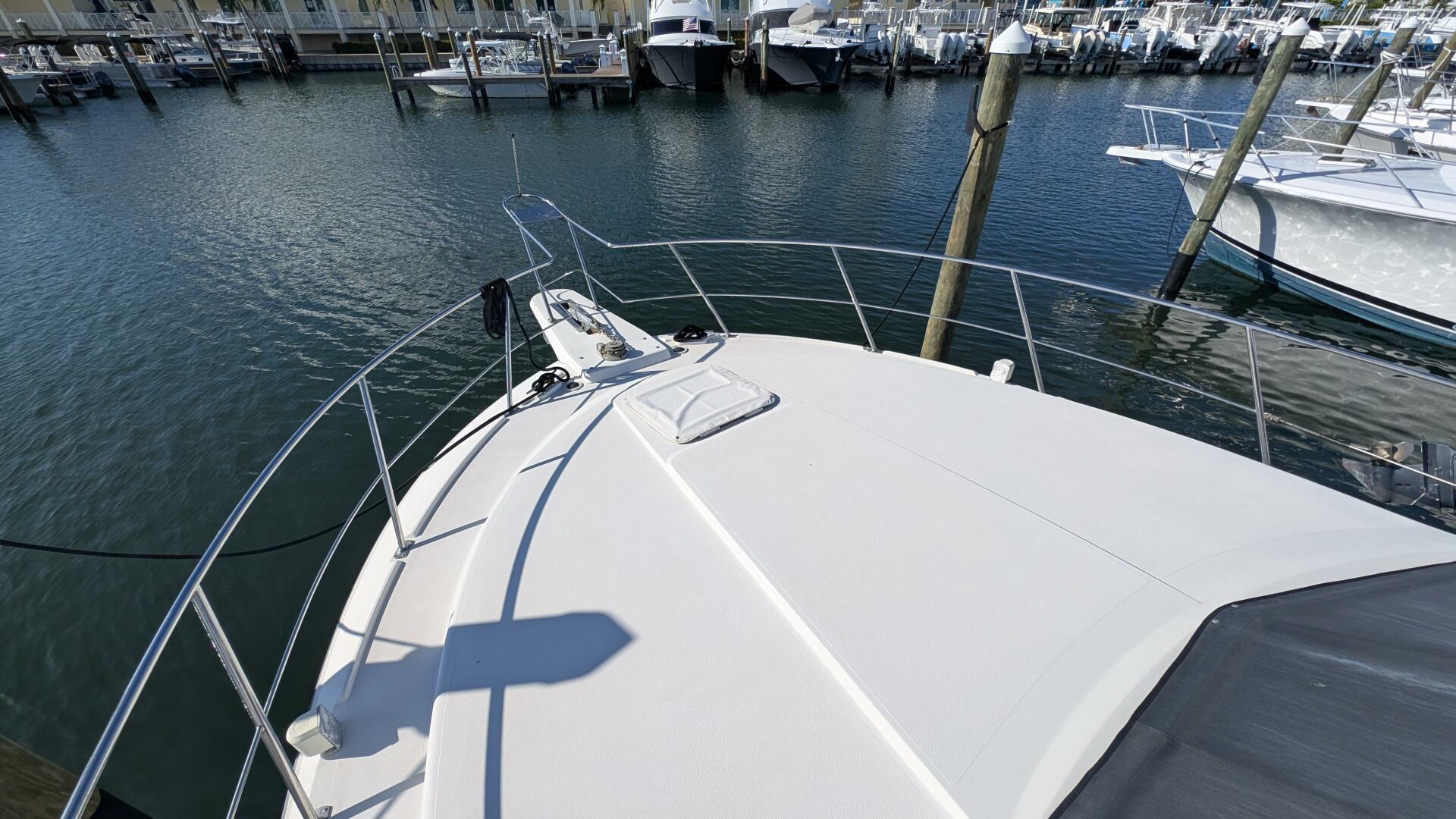 1994 Carver 370 AFT CABIN - Image 4