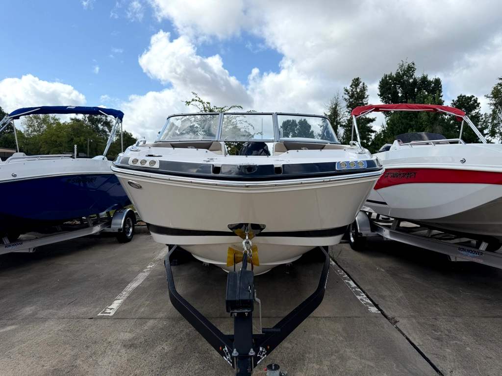 2019 CHAPARRAL 2019 SUNCOAST 230 - Image 2