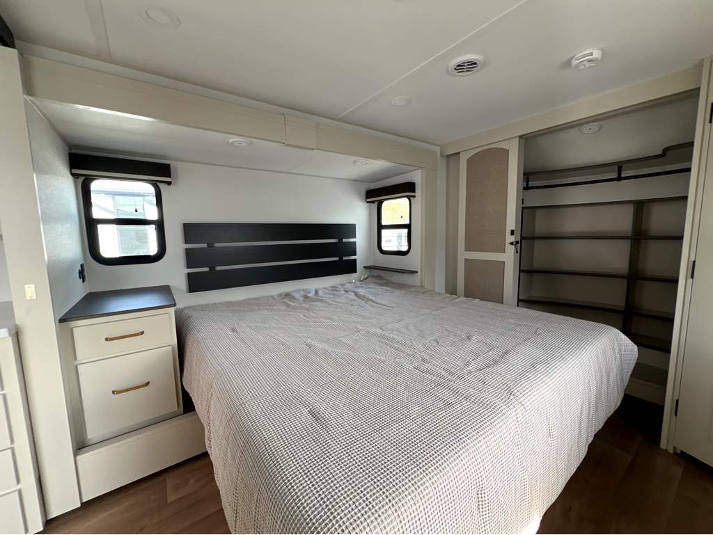 2026 GRAND DESIGN INFLUENCE 3203GK - Image 20