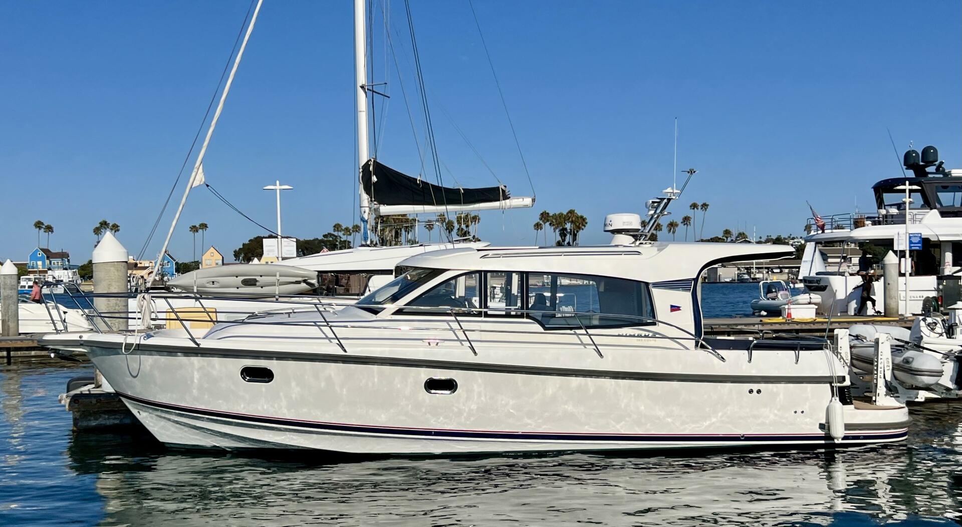 2018 Nimbus 365 Coupe - Image 1