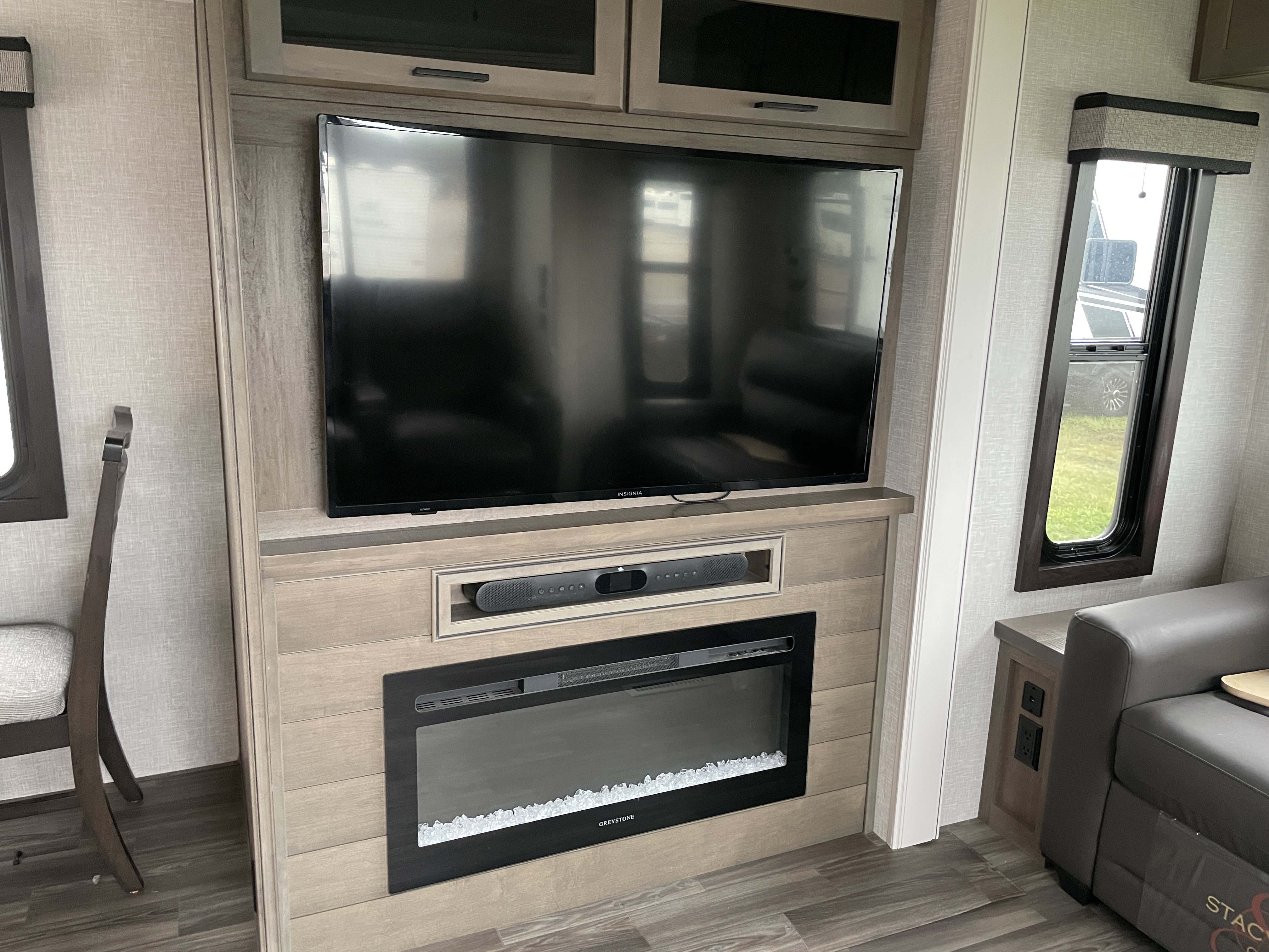 2024 Jayco Eagle 317RLOK - Image 11