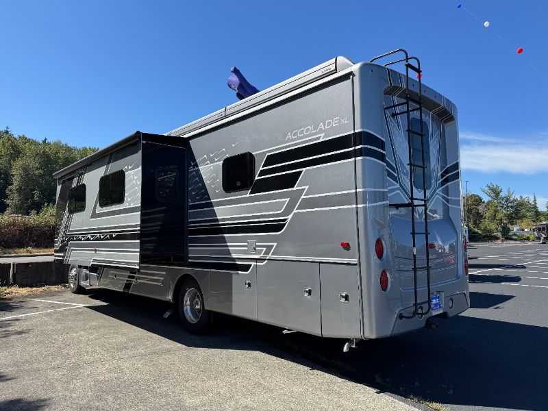 2025 Entegra Coach Accolade XL 37K - Image 3