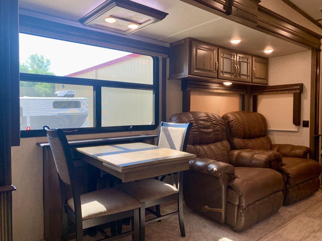 2019 Keystone Montana 3811MS - Image 20