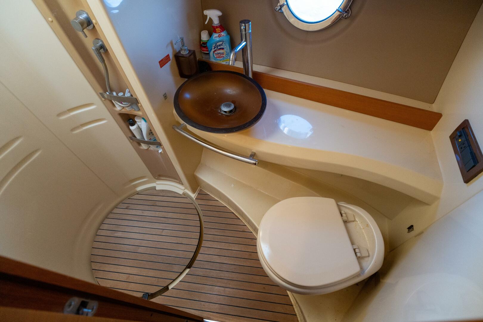 2013 Azimut 40 Flybridge - Image 39