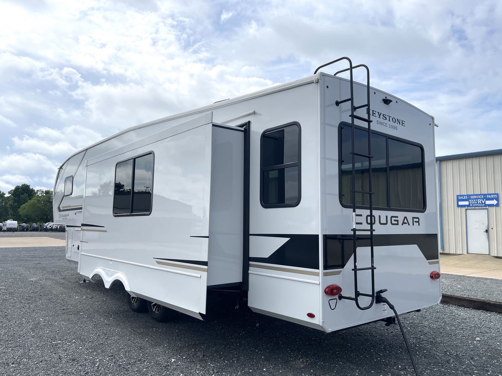 2026 Keystone Cougar Half-Ton 30REP - Image 5