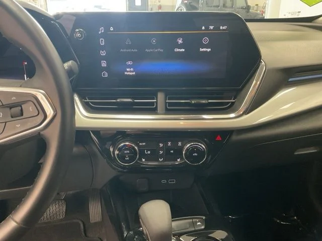 2025 Chevrolet Trax FWD 4dr LT - Image 16