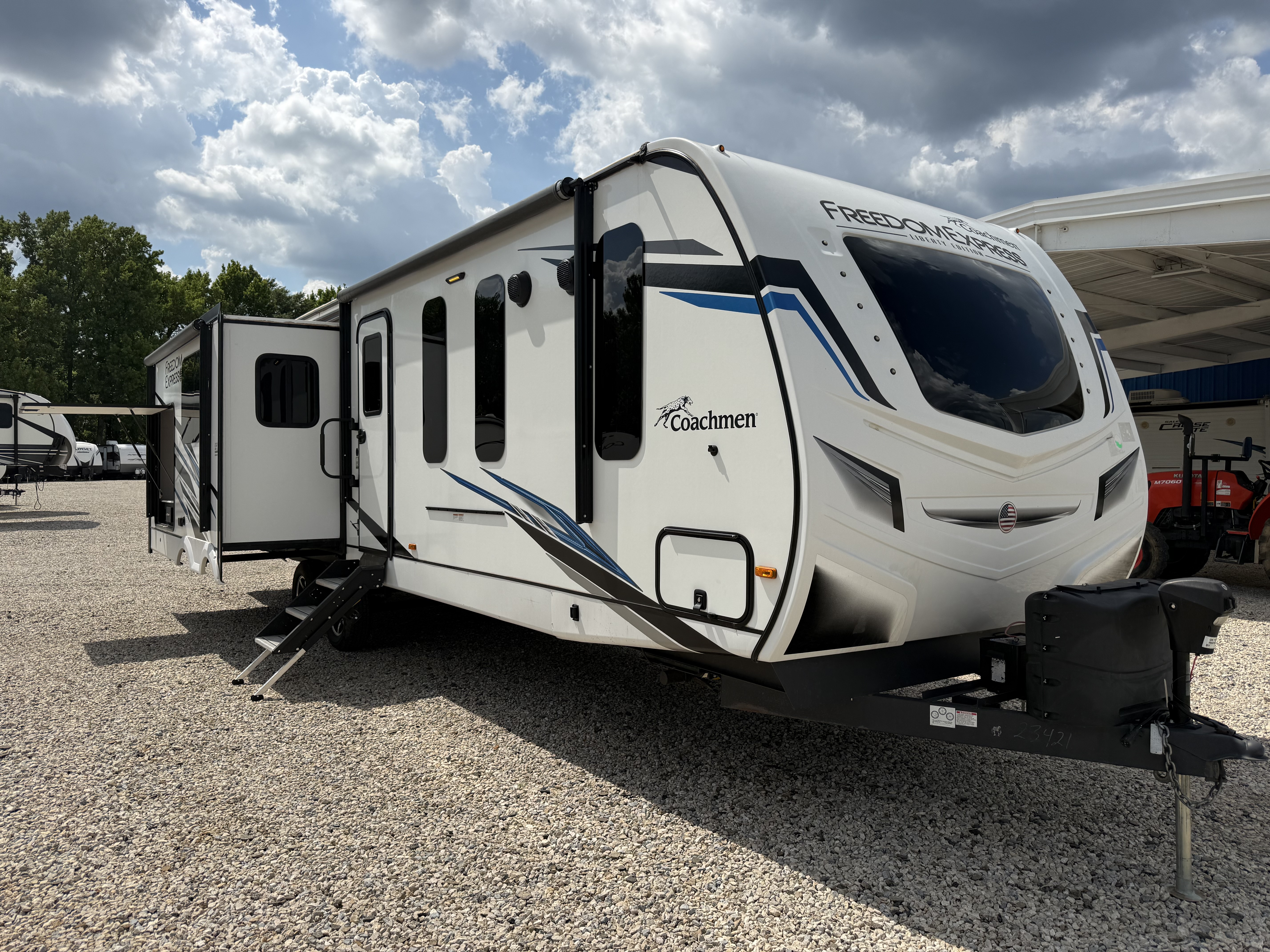 2022 Coachmen Freedom Express Liberty Edition 324RLDSLE - Image 1
