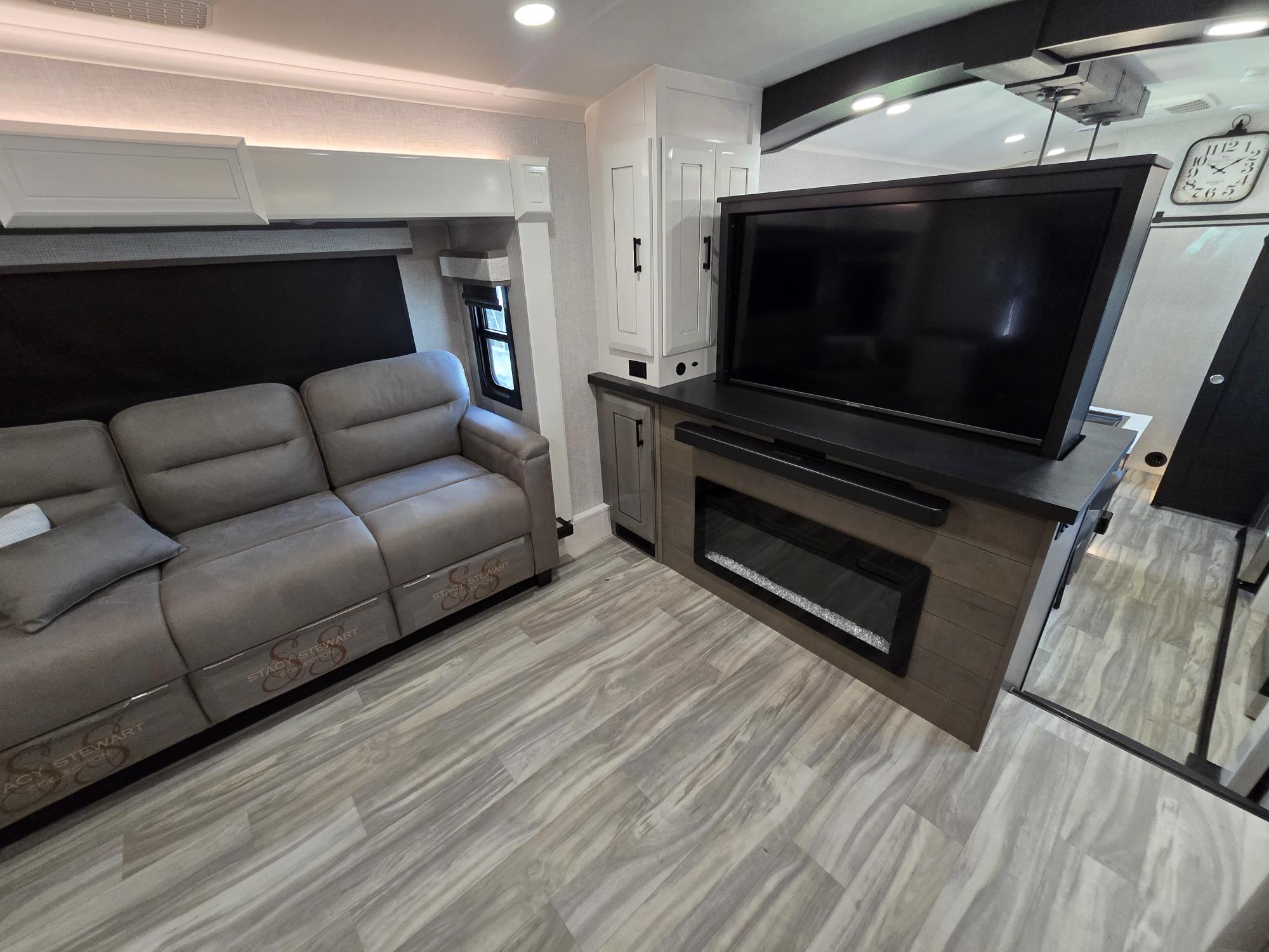 2025 JAYCO PINNACLE 38FLGS - Image 22