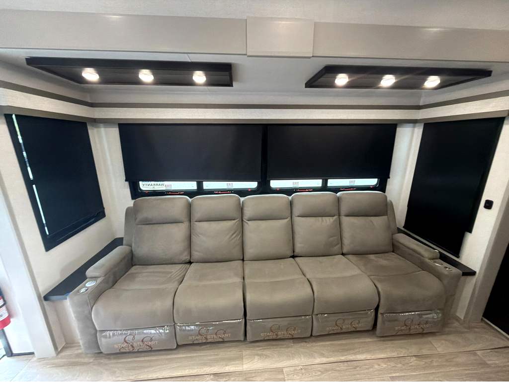 2027 JAYCO NORTH POINT 375TBDB - Image 11