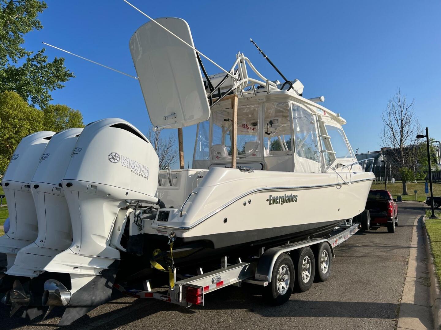 2012 Everglades 350 LX - Image 5