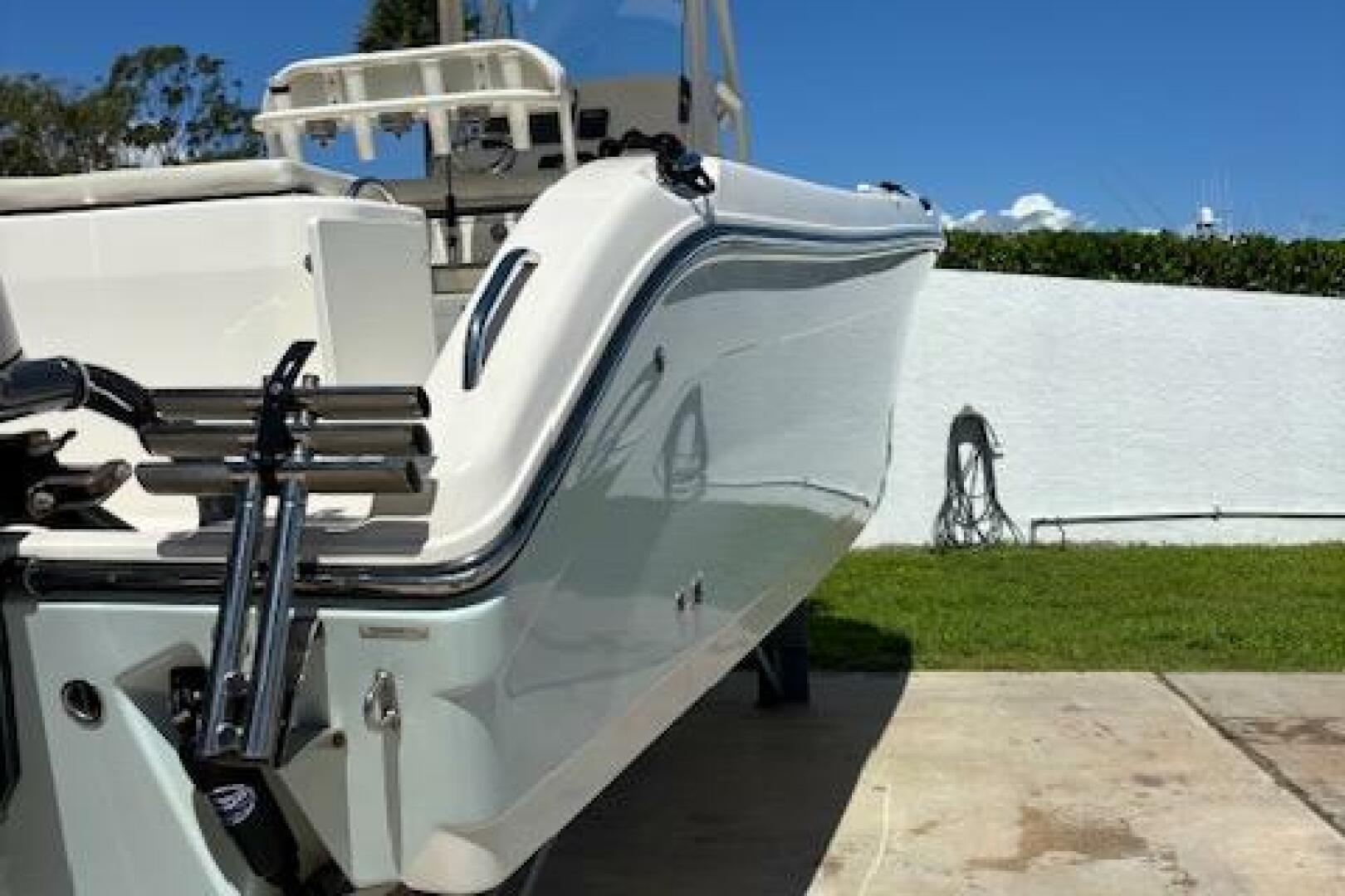 2018 Century 2600 Center Console - Image 22