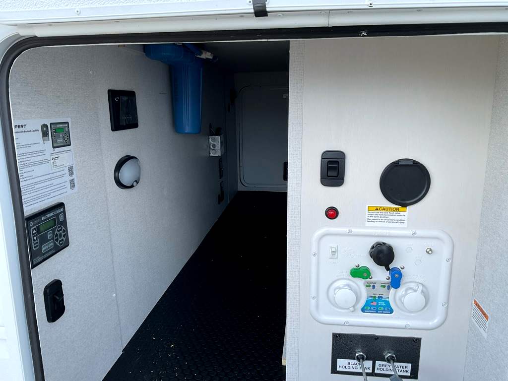 2027 JAYCO Eagle 294CKBS - Image 33