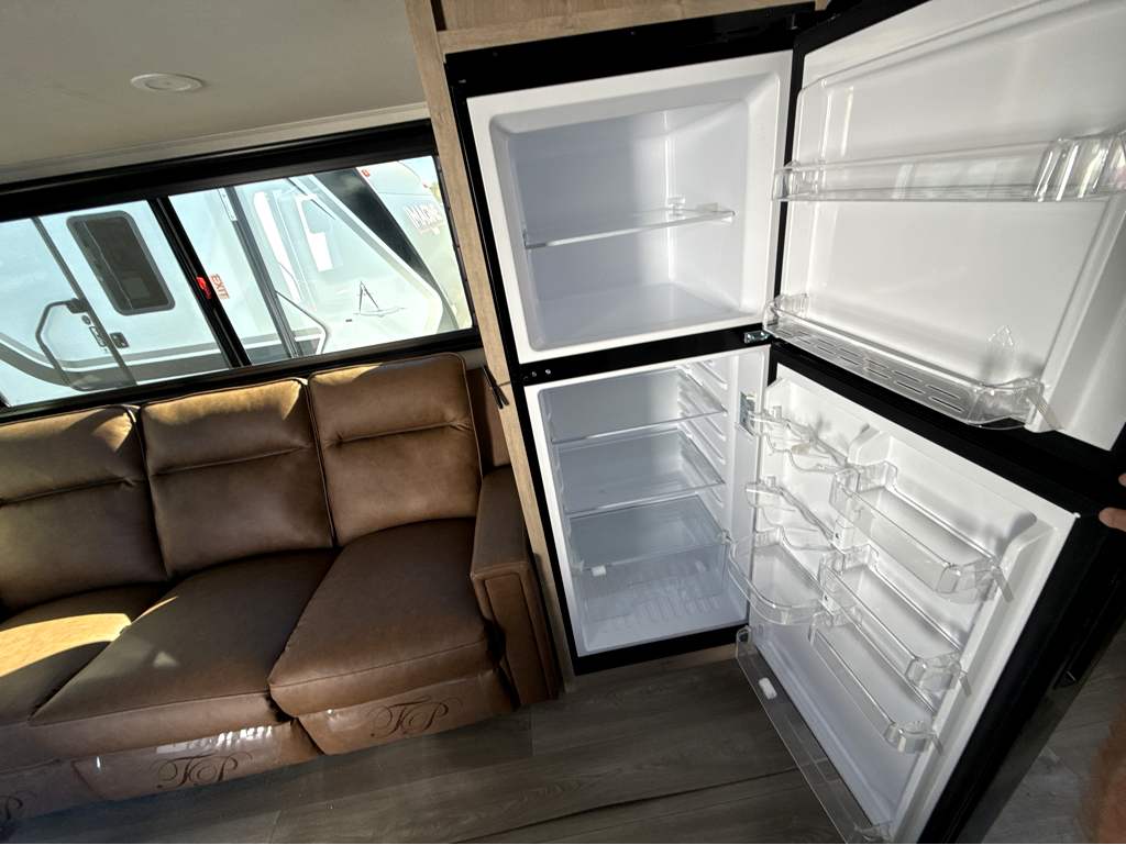 2026 GRAND DESIGN IMAGINE 2300MK - Image 18