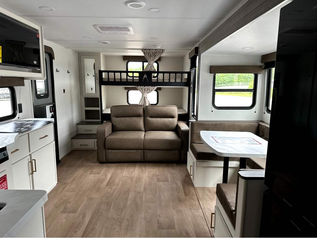 2026 GRAND DESIGN TRANSCEND 265BHT - Image 15