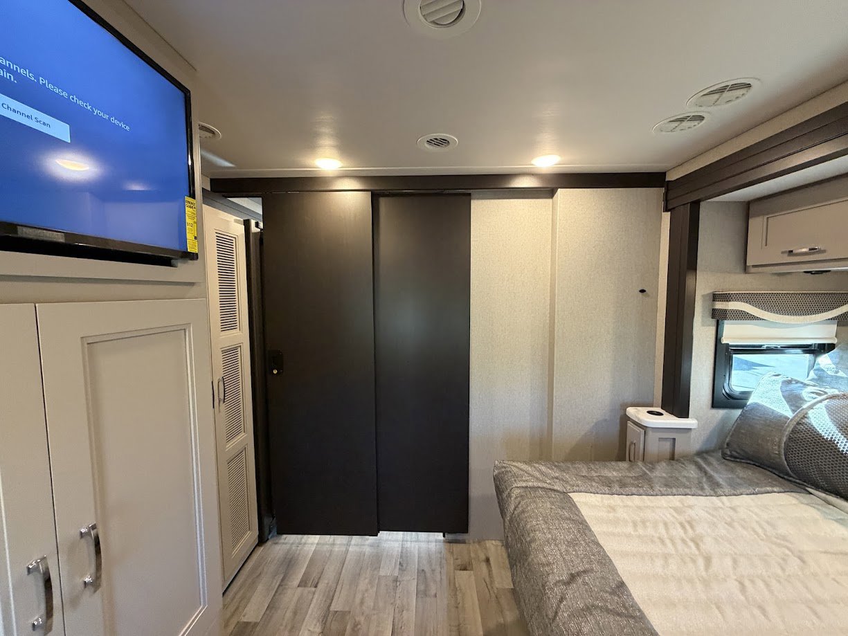 2026 THOR MOTOR COACH PASADENA 34XG - Image 56