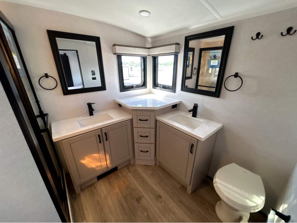 2026 JAYCO NORTH POINT 382FLRB - Image 22
