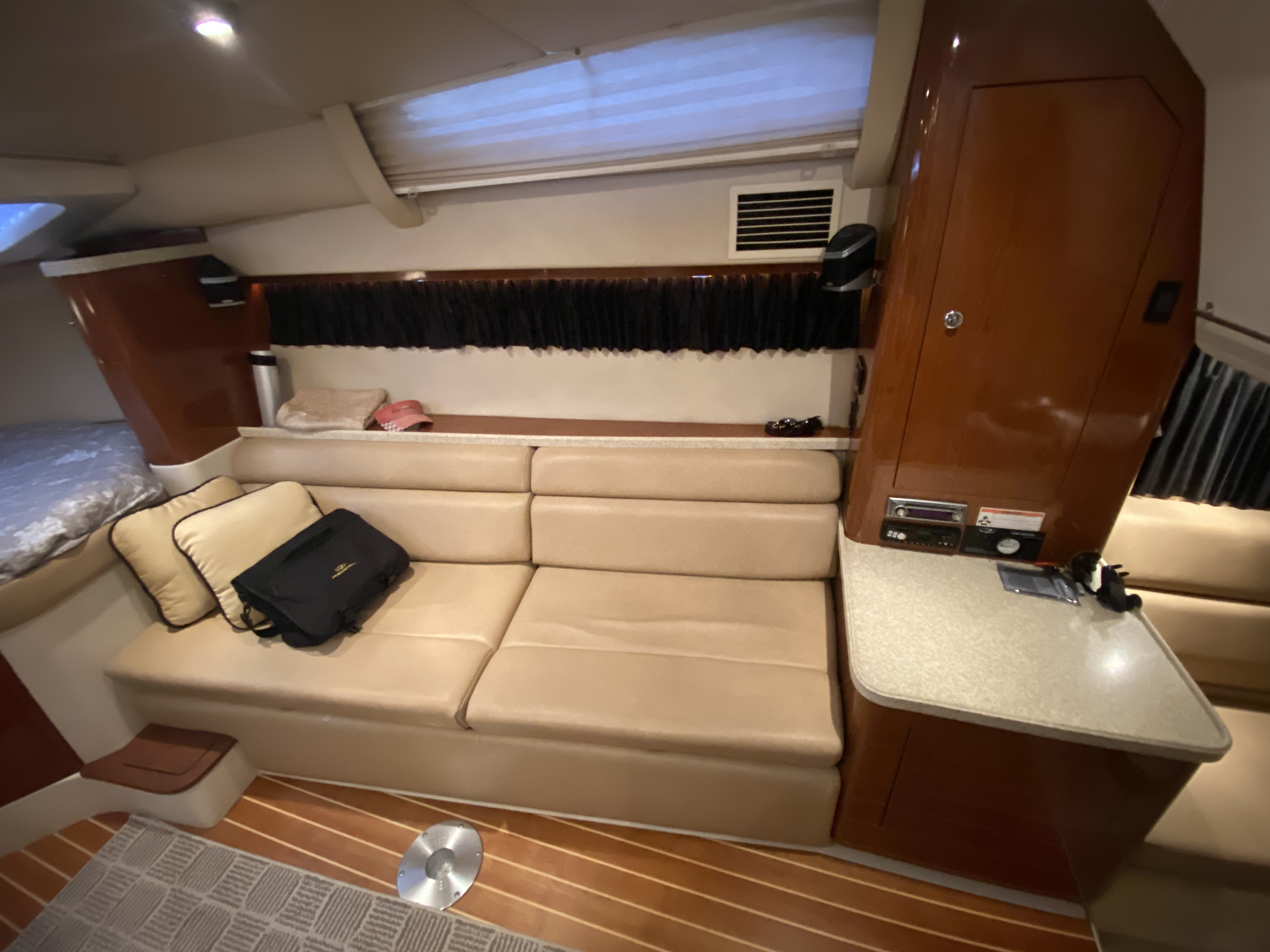 2008 Regal 3360 Window Express - Image 31