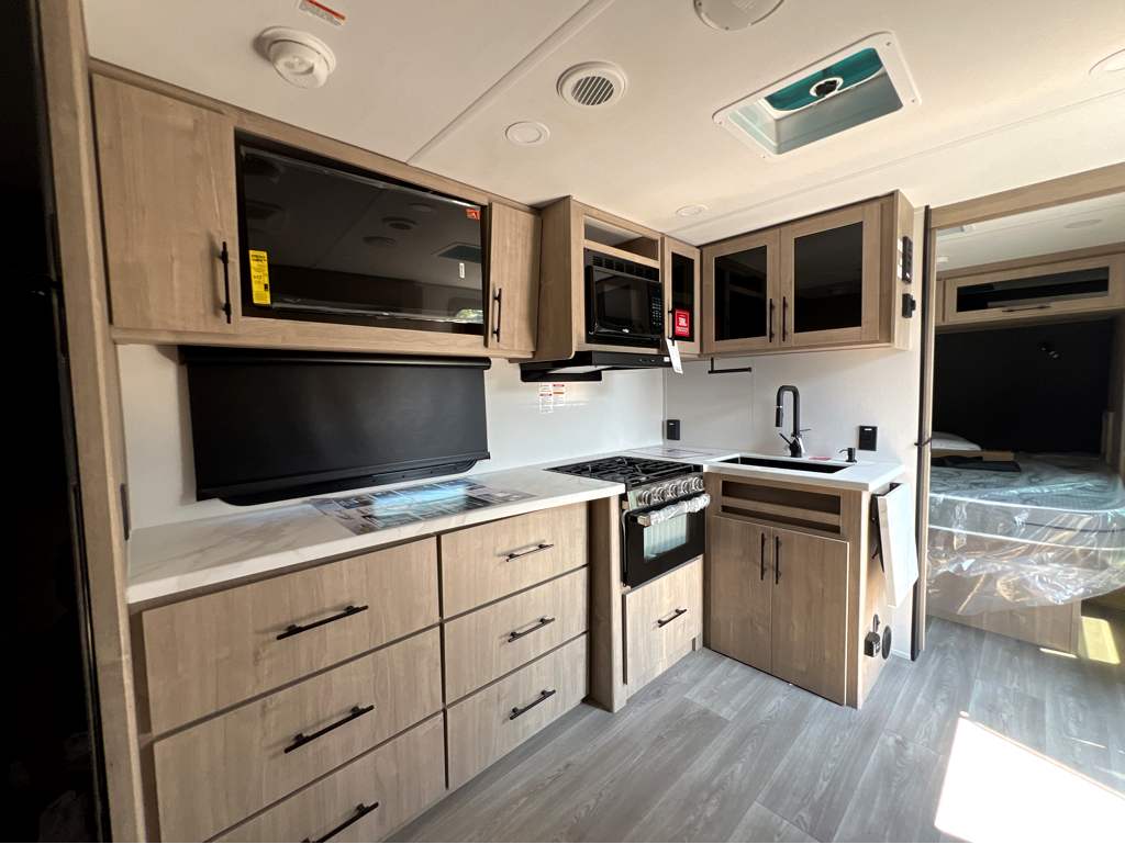 2026 GRAND DESIGN IMAGINE 22RBE - Image 7