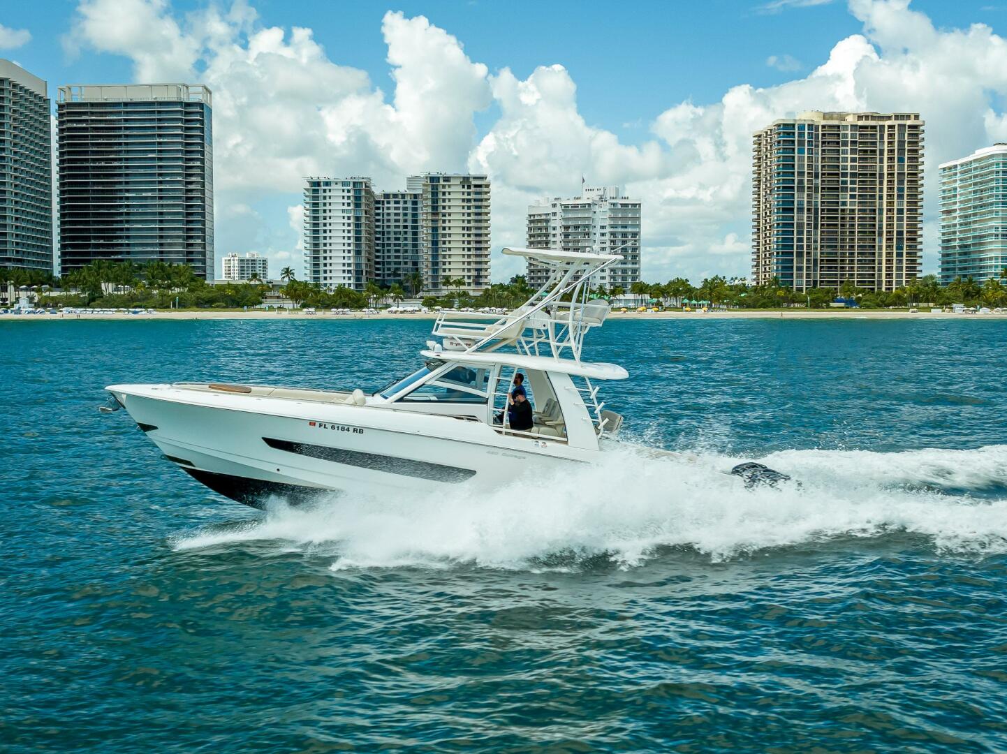 2016 Boston Whaler - Image 41