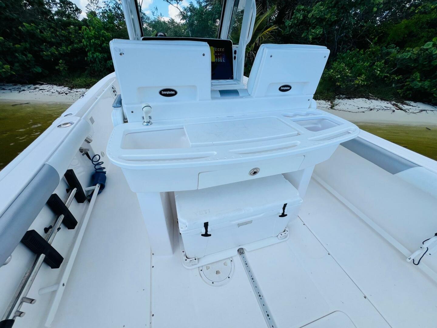 2012 Everglades 295 Center Console - Image 33