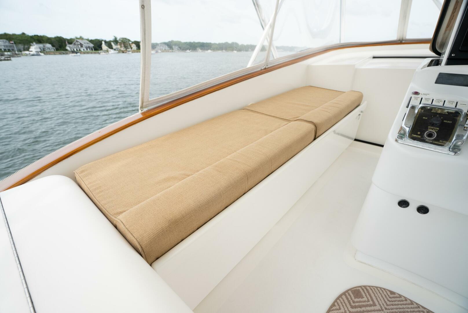 2004 Stolper 38 Express - Image 13