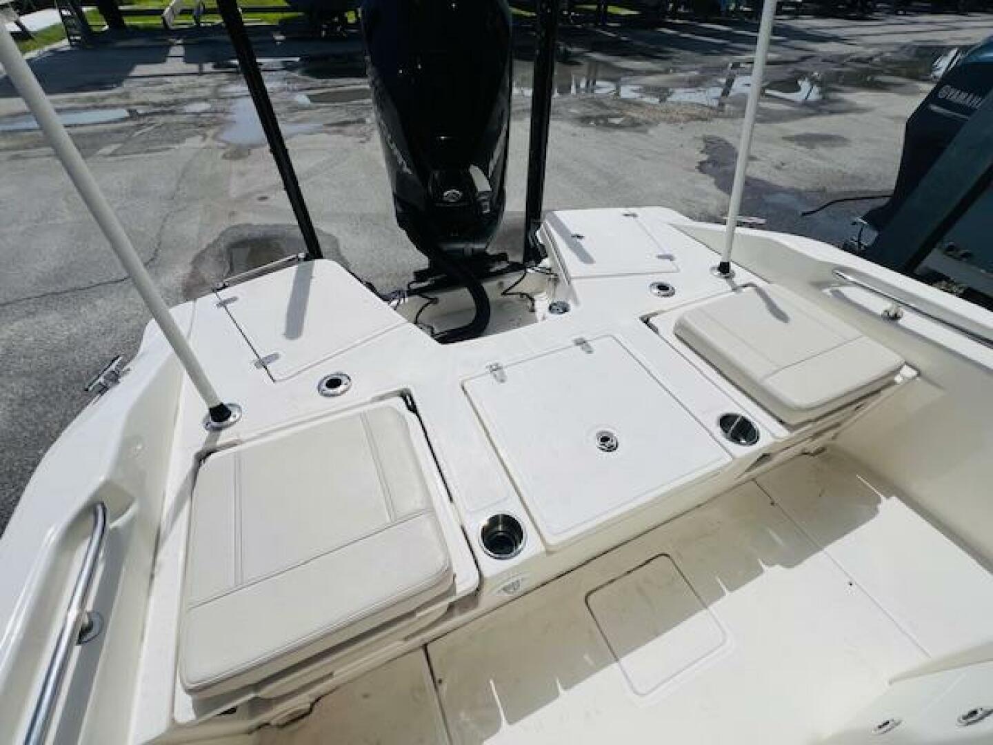 2023 Boston Whaler 250 DAUNTLESS Base - Image 28