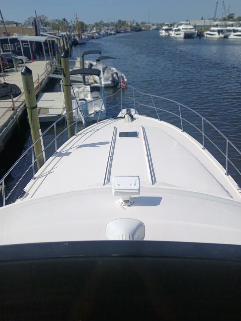 1997 Sea Ray 550 Sedan Bridge - Image 10