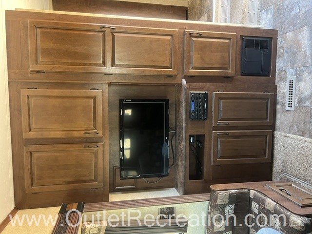 2014 JAYCO EAGLE TOURING 29.5 RLDS - Image 11