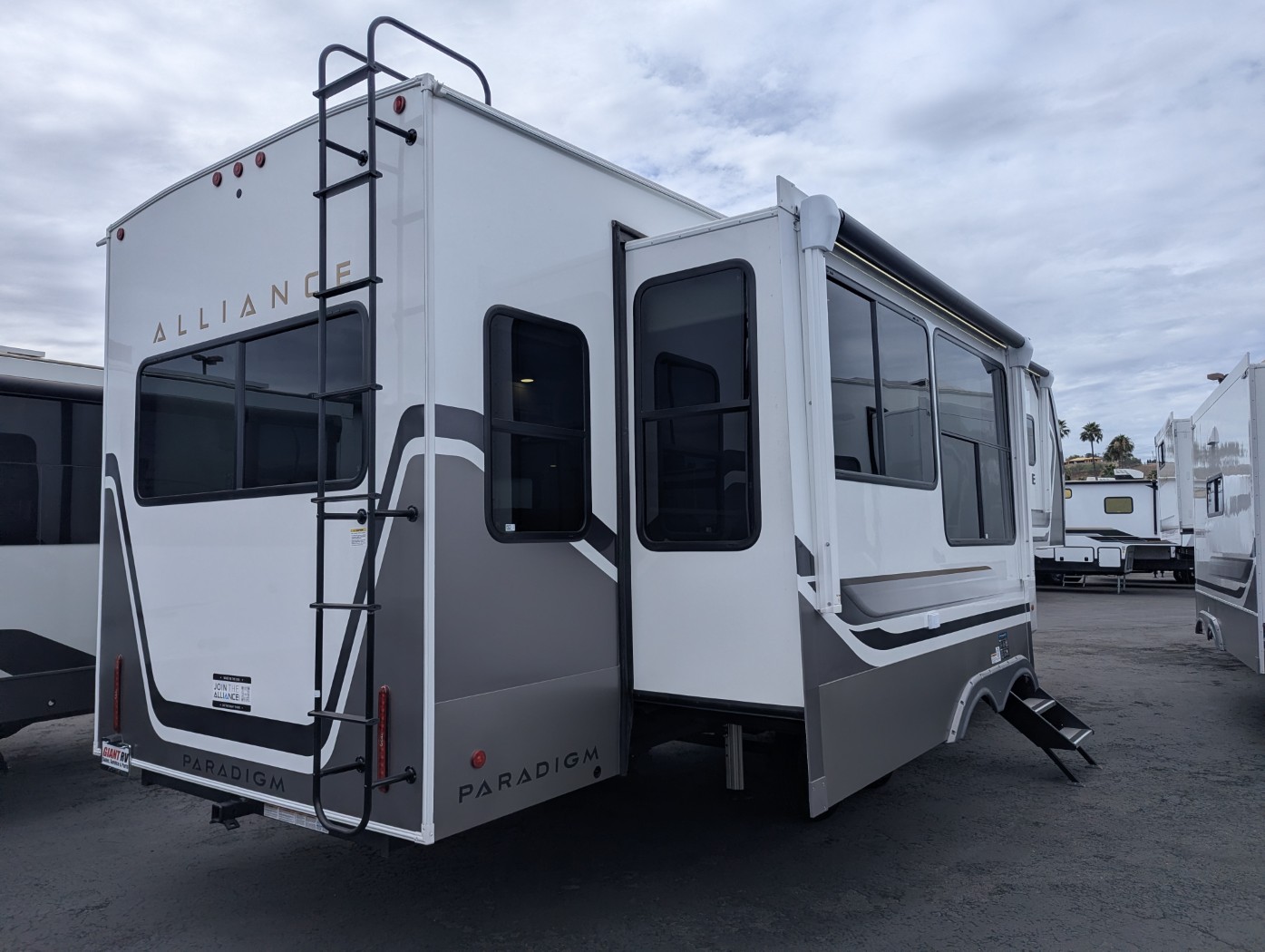 2027 Alliance RV Paradigm 310RL - Image 14