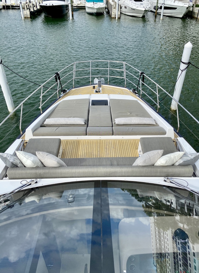 2018 Azimut Flybridge - Image 8