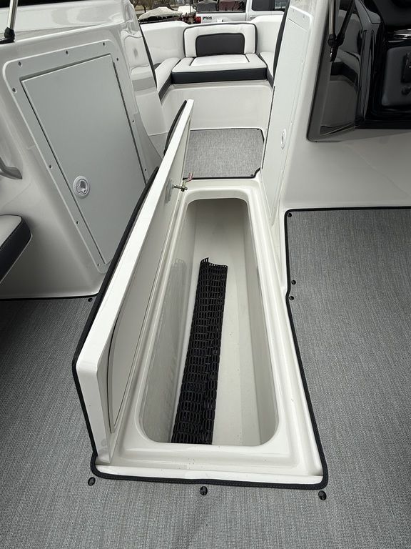 2025 Yamaha Boats AR195 - Image 18