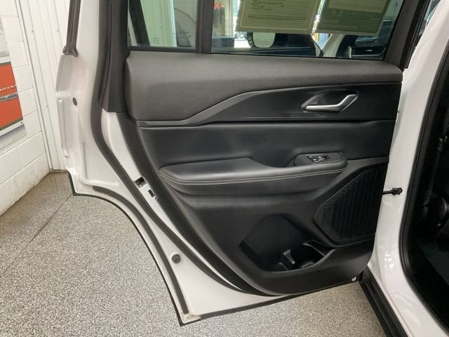 2023 Jeep Grand Cherokee Utility 4D Altitude 4WD - Image 23
