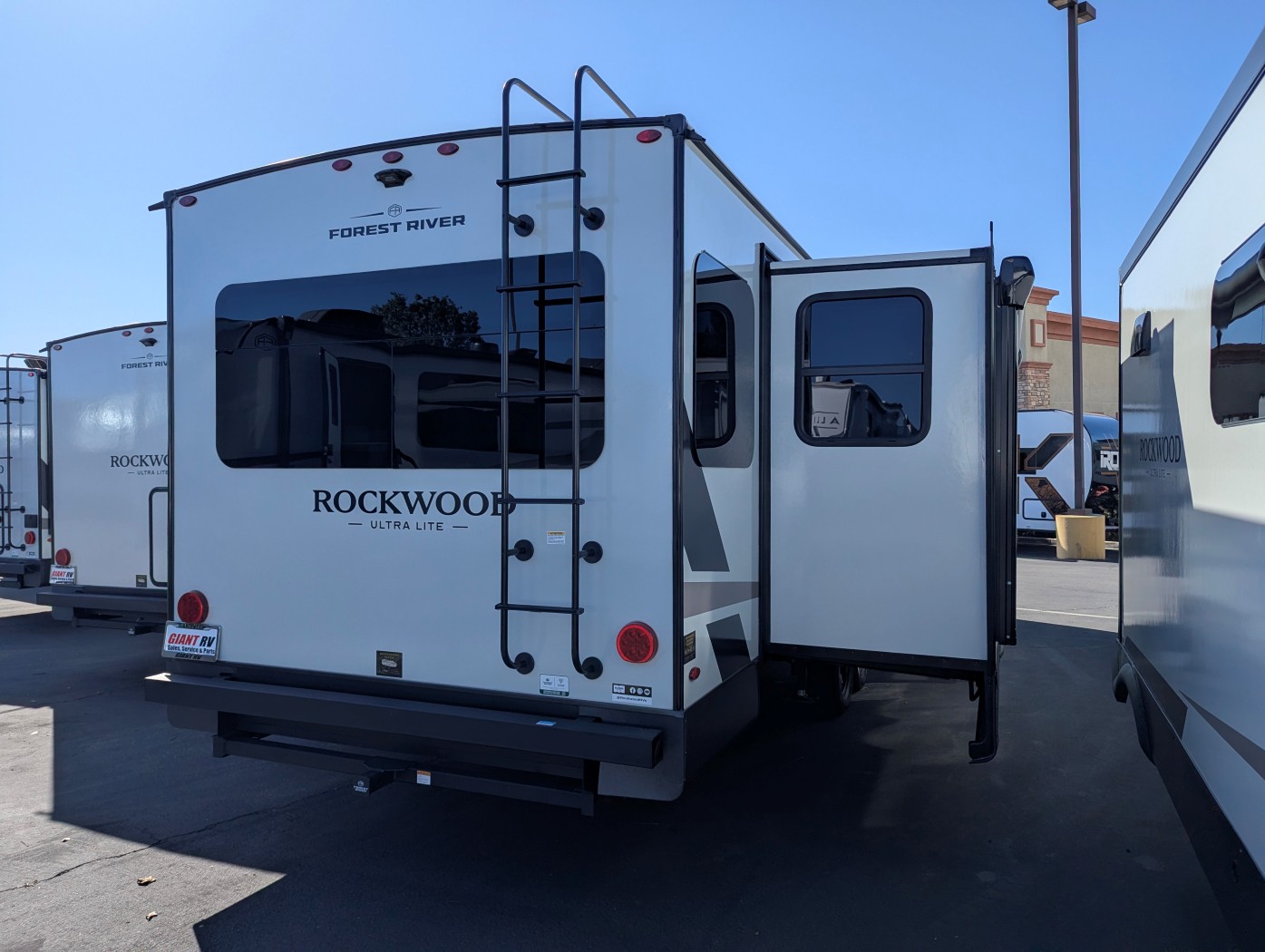 2026 Forest River Rockwood Ultra Lite 2906RL - Image 5