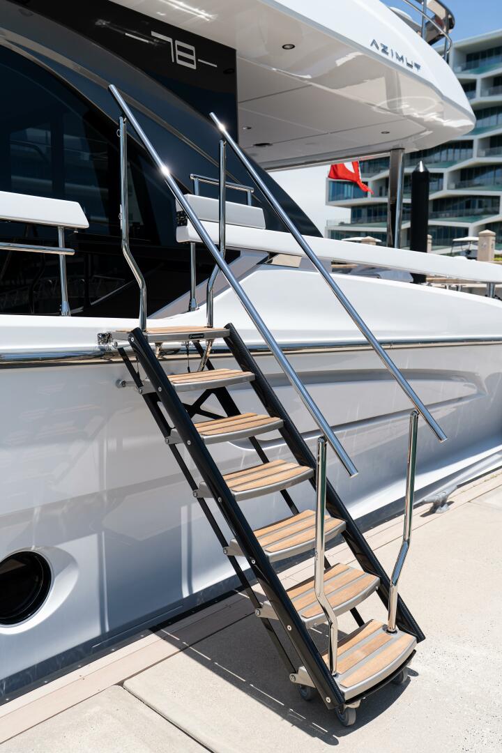 2022 Azimut 78 - Image 21