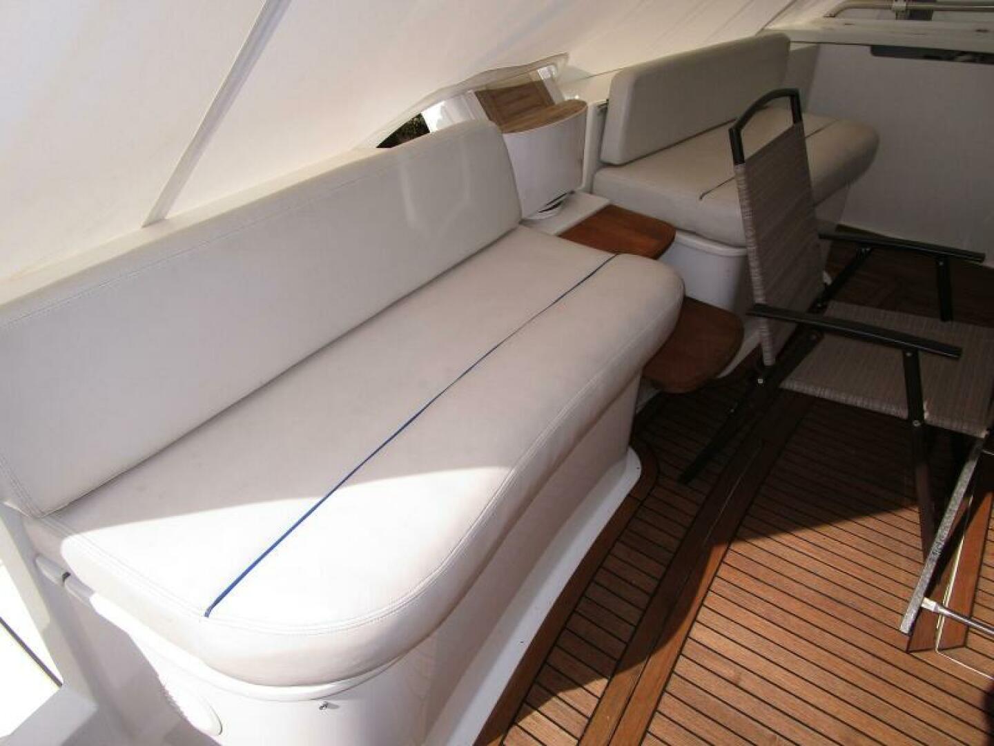 2003 Ferretti Yachts 590 Motor Yacht - Image 36
