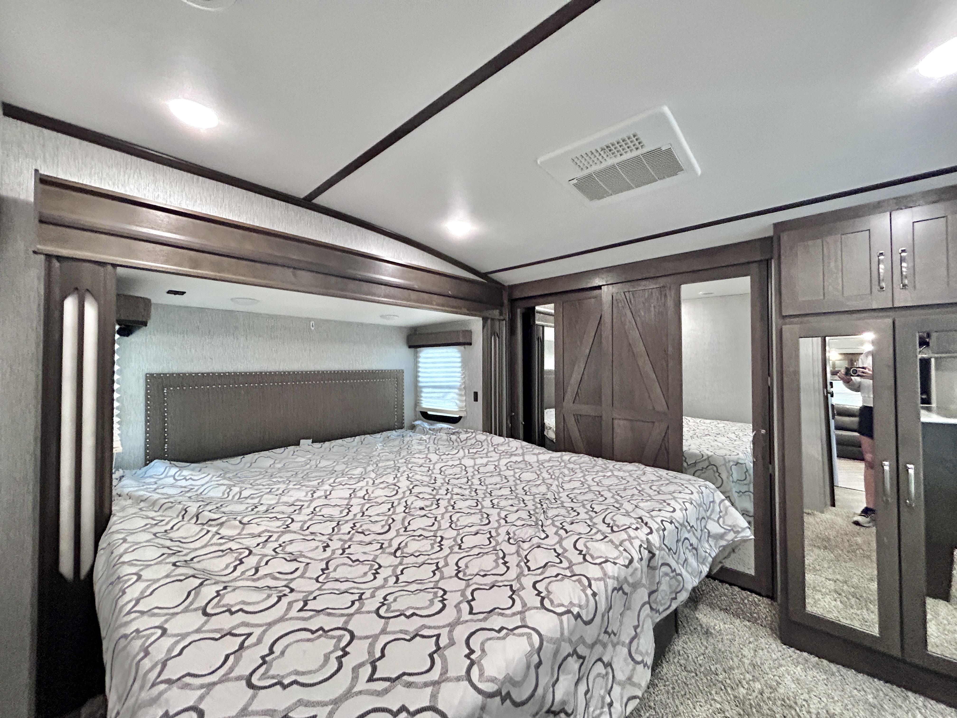 2020 Dutchmen Astoria 3173RLP - Image 17