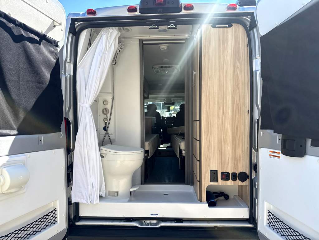 2027 ENTEGRA COACH ETHOS 20T - Image 6